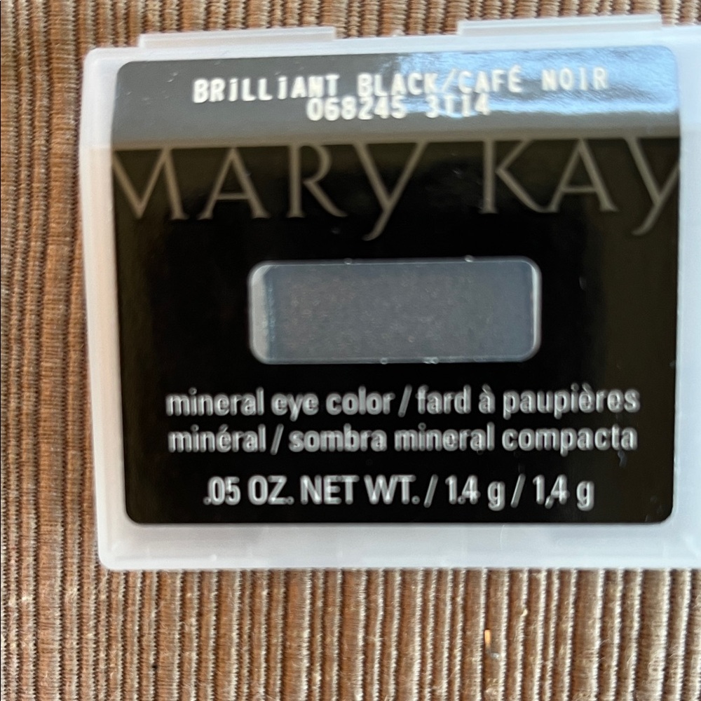 Mary Kay Brilliant Black Mineral Eye Shadow